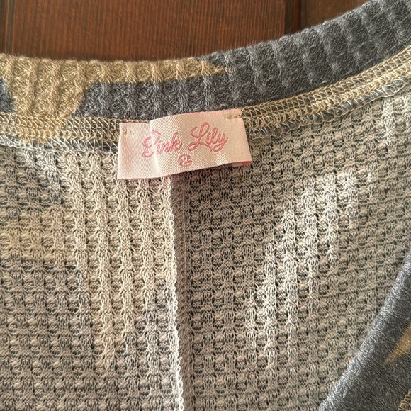 Pink Lily Long Sleeve Star Top - Picture 2 of 10